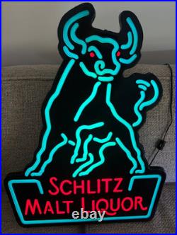 NICE Vintage Schlitz Malt Liquor Beer Neo-Neon Light Up Sign Milwaukee Wisconsin NICE Vintage Schlitz Malt Liquor Beer Neo-Neon Light Up Sign Milwaukee Wisconsin