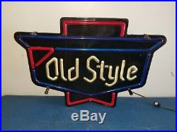 (VTG) 1976 old style beer back bar light up neo-neon looking plastic sign wis