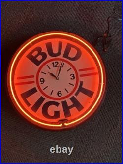 Vintage BUD LIGHT Budweiser Neon 19.5 Lighted Wall Clock Beer Bar Sign Rare