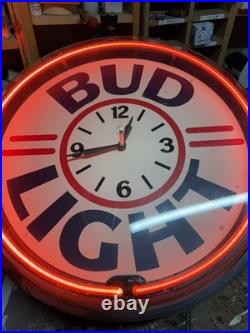 Vintage BUD LIGHT Budweiser Neon 19.5 Lighted Wall Clock Beer Bar Sign Rare