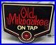 Vintage_Old_Milwaukee_Beer_Neo_Neon_Plastic_Lighted_Light_Sign_01_suq